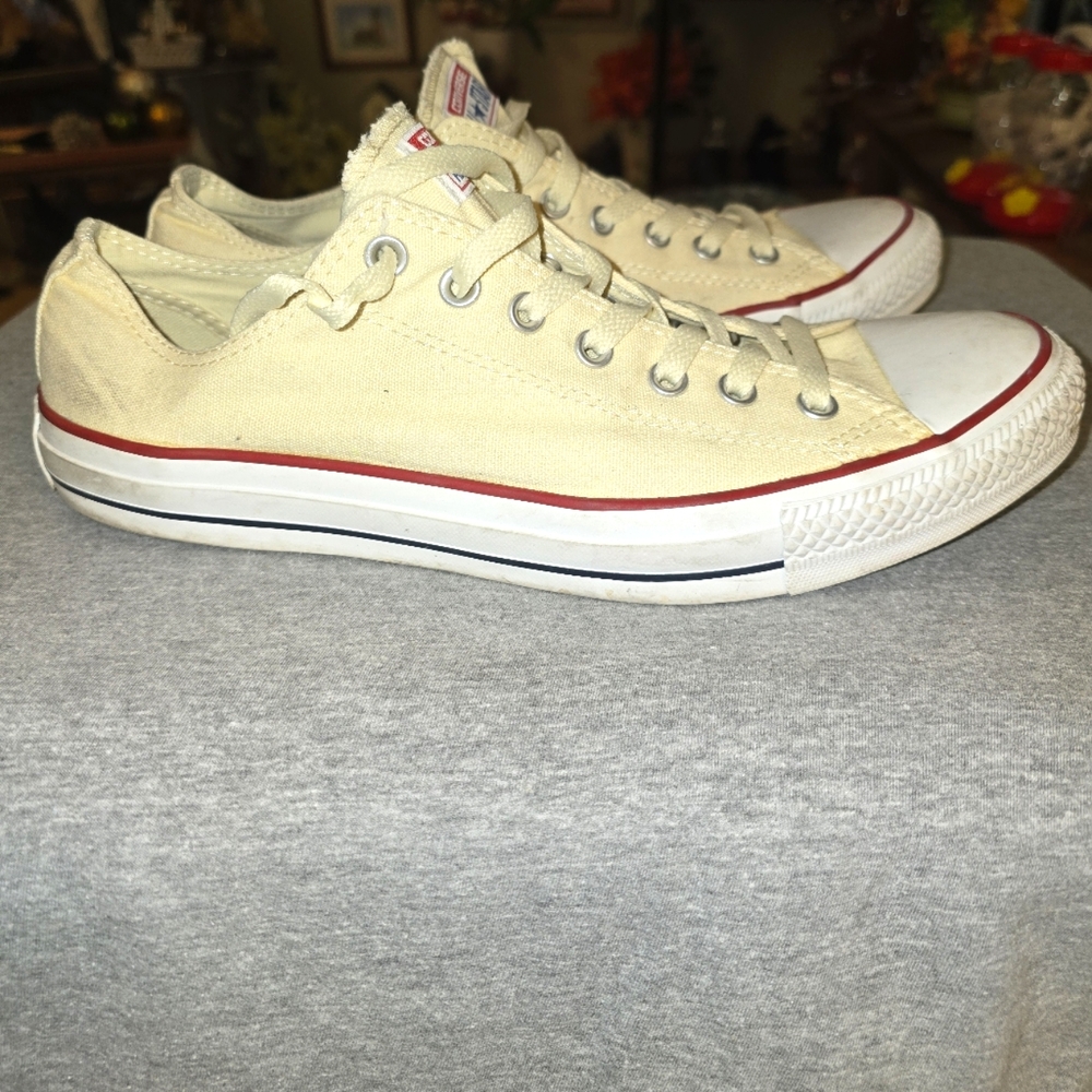 Cream Canvas Sneakers with Red and Blue Accents Mens Size 11.5 No Box